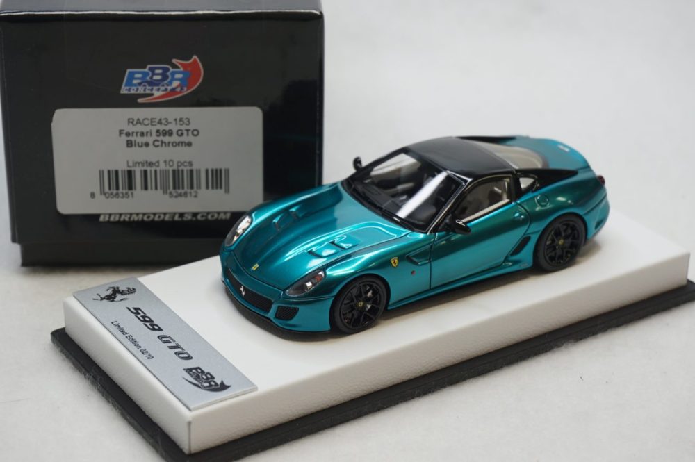 1/43 BBR Ferrari 599 GTO in color chrome blue with black roof set on white leather base limited 10 pieces (RACE43-153)