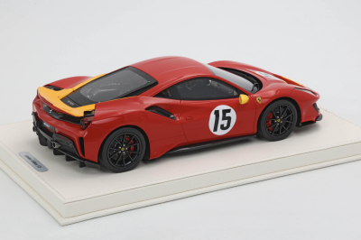 1/18 BBR Ferrari 488 pista rosso corsa set on white deluxe leather base with display cover limited 3 pieces - Image 3