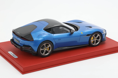1/18 BBR Ferrari 12cilindri color blue corsa set on red deluxe leather base limited 3 pieces - Image 3