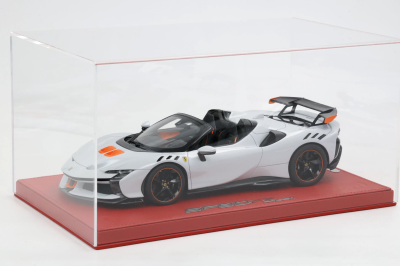 1/18 BBR Ferrari SF90XX spider color bianco artico set on red deluxe leather base limited 2 pieces - Image 4