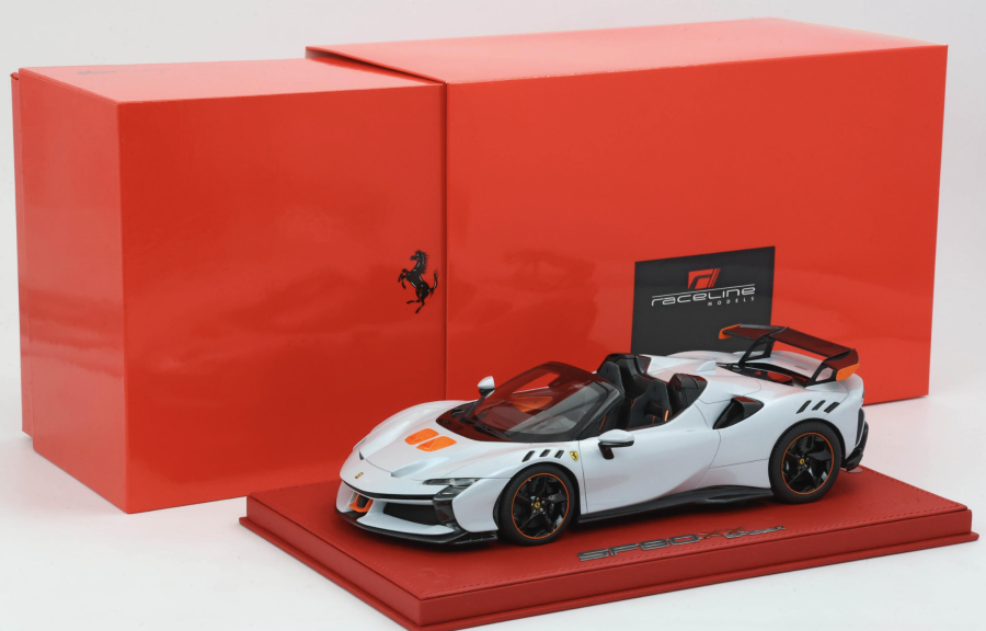 1/18 BBR Ferrari SF90XX spider color bianco artico set on red deluxe leather base limited 2 pieces