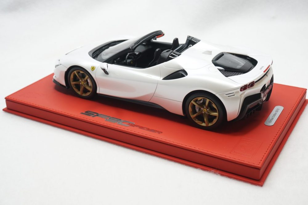 1/18 BBR Ferrari SF90 spider in color Fuji white gloss with gold wheels set  on red deluxe leather base with display cover limited 10 pieces (154)