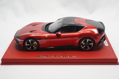 1/18 BBR Ferrari 12Cilindri coupe color Rosso imola set on red deluxe leather base limited 3 pieces - Image 5