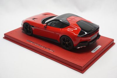 1/18 BBR Ferrari 12Cilindri coupe color Rosso corsa set on red deluxe leather base limited 5 pieces - Image 3