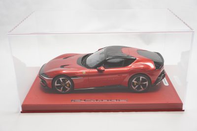 1/18 BBR Ferrari 12Cilindri coupe color Rosso imola set on red deluxe leather base limited 3 pieces - Image 6