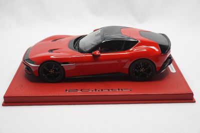 1/18 BBR Ferrari 12Cilindri coupe color Rosso corsa set on red deluxe leather base limited 5 pieces - Image 5