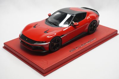 1/18 BBR Ferrari 12Cilindri coupe color Rosso corsa set on red deluxe leather base limited 5 pieces - Image 4