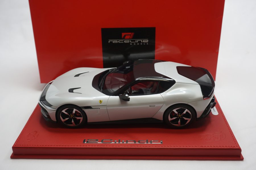 1/18 BBR Ferrari 12Cilindri coupe color Bianco artico set on red deluxe leather base limited 3 pieces